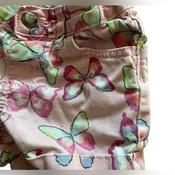 18-24M pink jean shorts with butterflies and 2 front pockets, snap button at top - Picture 4 of 7